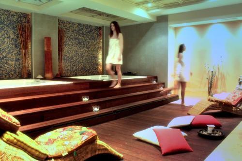 Elektra & Hotel 4*