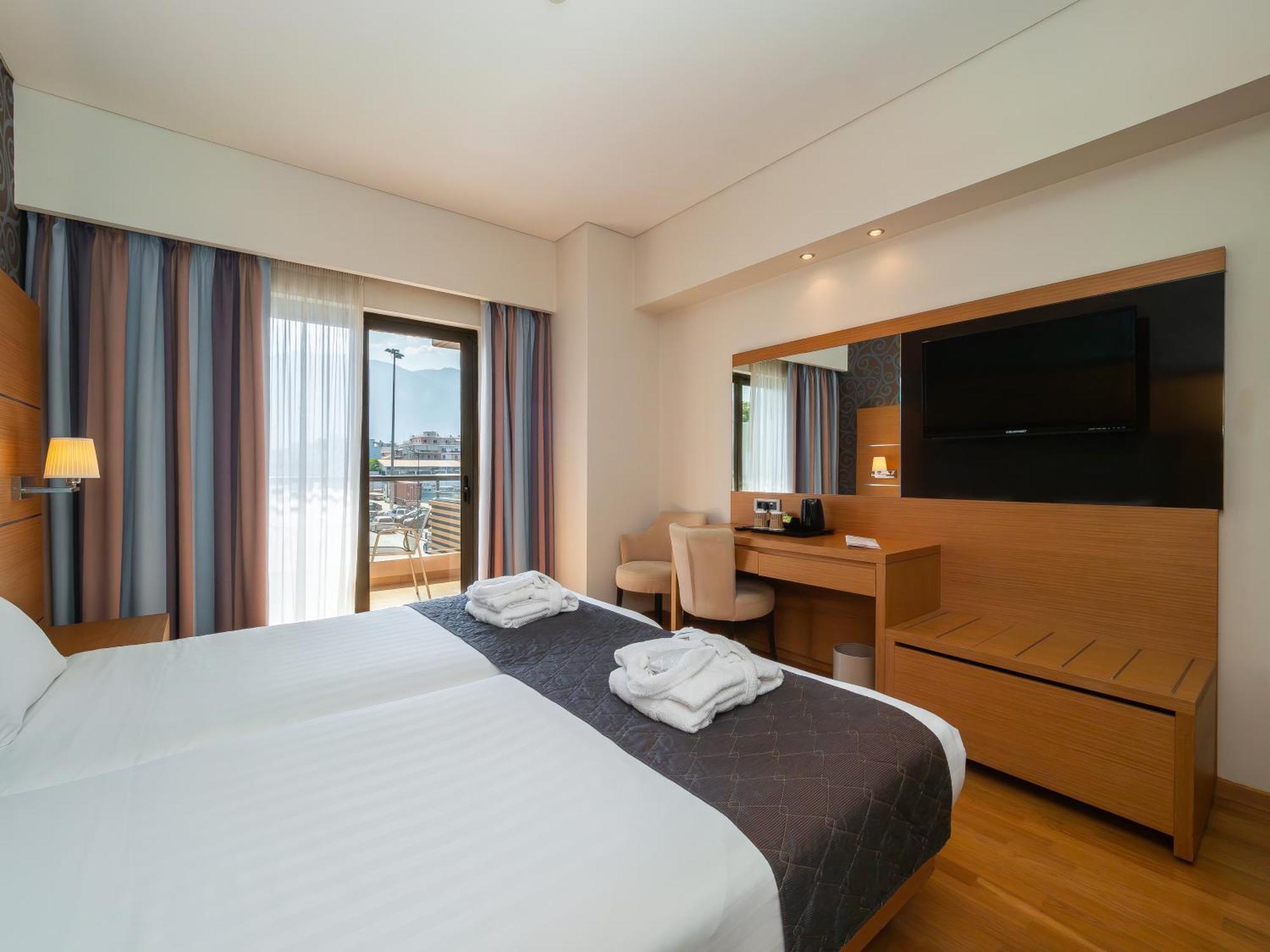 Elektra & Hotel 4*